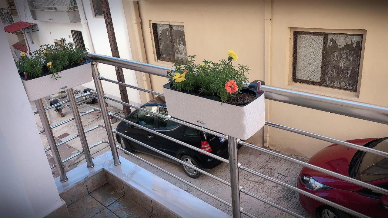 The Green Apartment Kavala Esterno foto